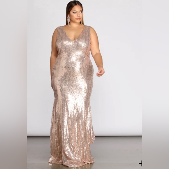 Women’s Plus size Rose Gold Sequin long dress - Picture 2 of 13